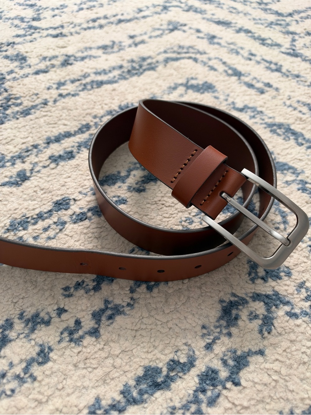 Amazon Essentials Men's Tan Leather Belt with Silver Buckle